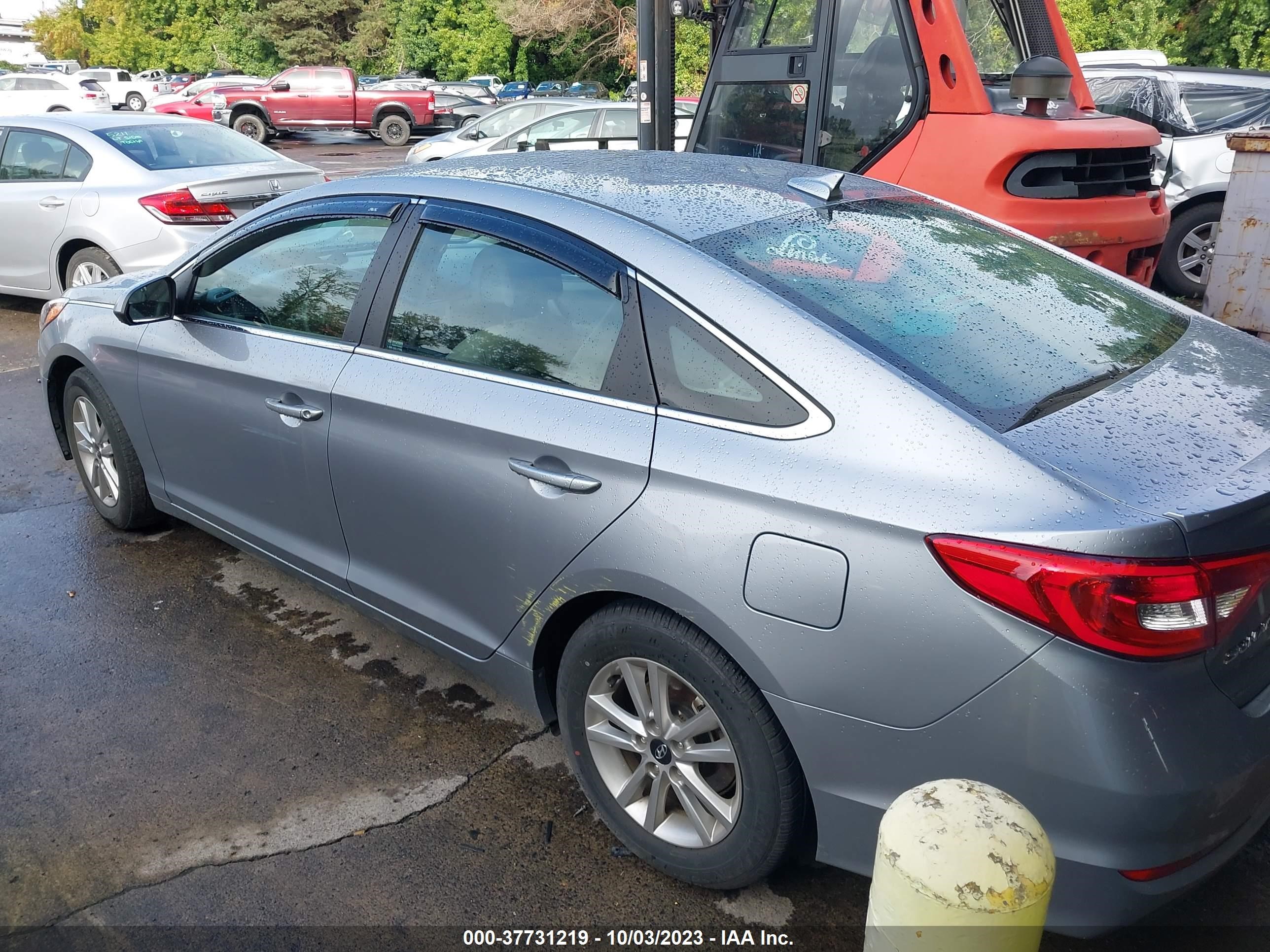 Photo 2 VIN: 5NPE24AF5HH574585 - HYUNDAI SONATA 