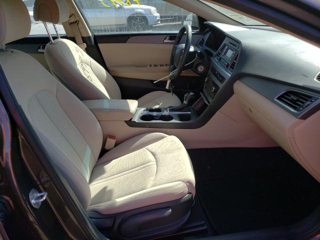 Photo 4 VIN: 5NPE24AF5HH579012 - HYUNDAI SONATA SE 