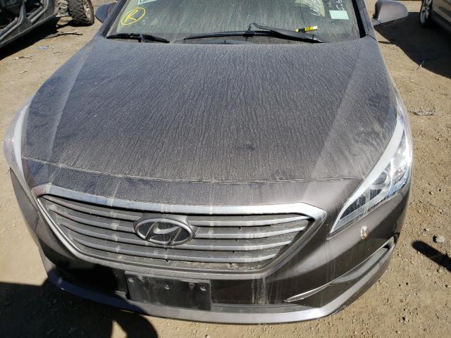 Photo 8 VIN: 5NPE24AF5HH579012 - HYUNDAI SONATA SE 