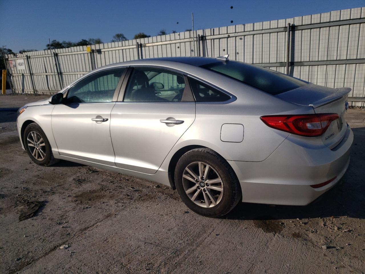 Photo 1 VIN: 5NPE24AF5HH585649 - HYUNDAI SONATA 