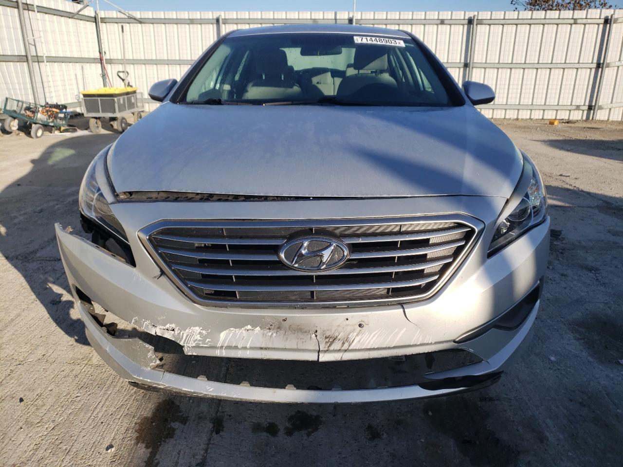 Photo 4 VIN: 5NPE24AF5HH585649 - HYUNDAI SONATA 