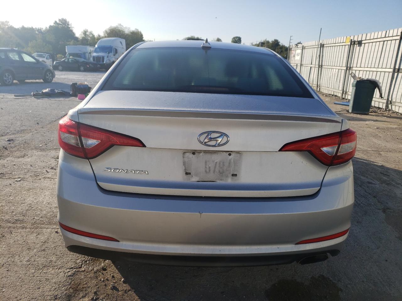 Photo 5 VIN: 5NPE24AF5HH585649 - HYUNDAI SONATA 