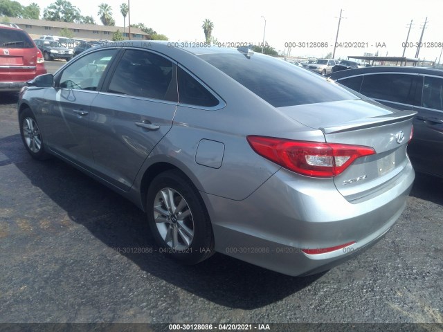 Photo 2 VIN: 5NPE24AF5HH592102 - HYUNDAI SONATA 