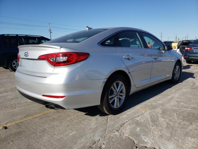 Photo 2 VIN: 5NPE24AF5HH592424 - HYUNDAI SONATA SE 