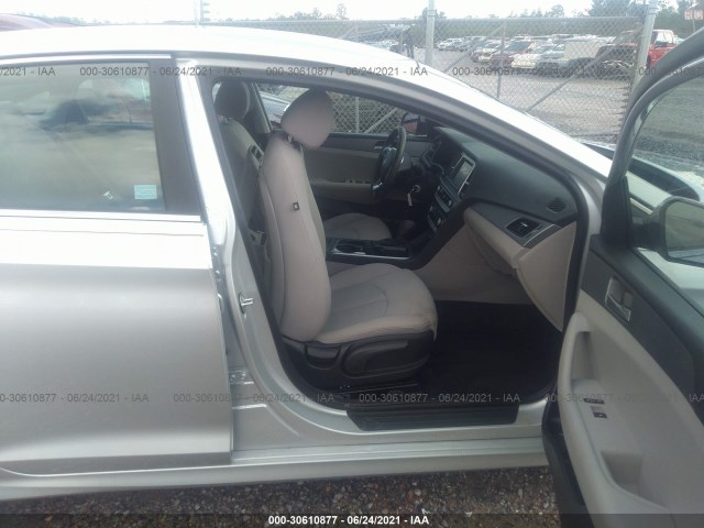 Photo 4 VIN: 5NPE24AF5JH607087 - HYUNDAI SONATA 