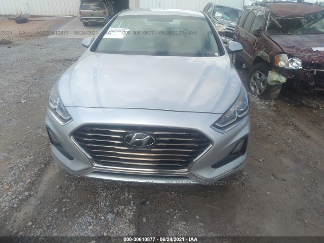 Photo 5 VIN: 5NPE24AF5JH607087 - HYUNDAI SONATA 