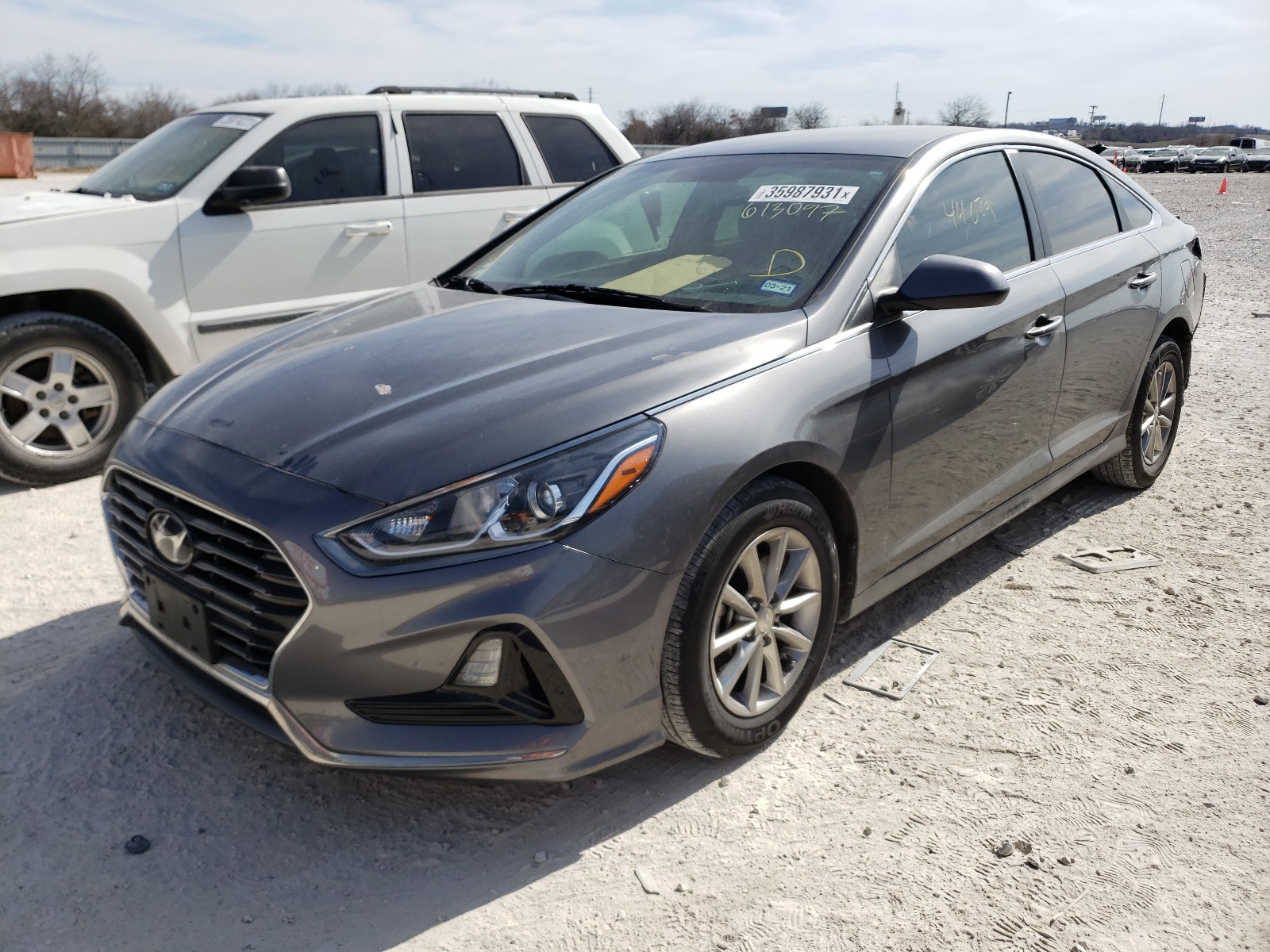 Photo 1 VIN: 5NPE24AF5JH613097 - HYUNDAI SONATA SE 