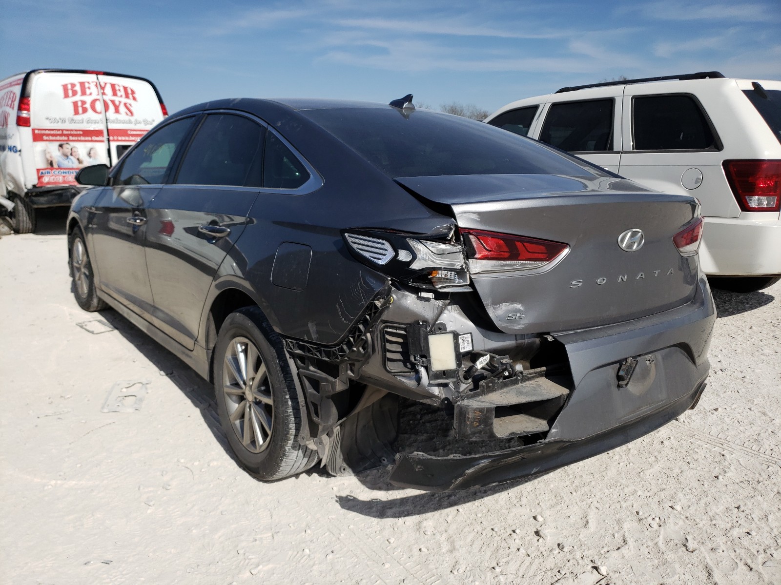 Photo 2 VIN: 5NPE24AF5JH613097 - HYUNDAI SONATA SE 