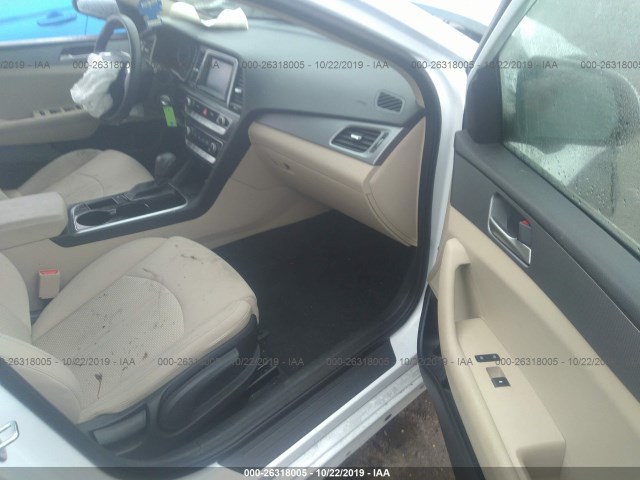 Photo 4 VIN: 5NPE24AF5JH647217 - HYUNDAI SONATA 