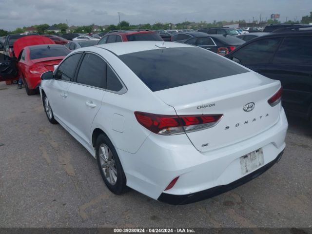 Photo 2 VIN: 5NPE24AF5JH655656 - HYUNDAI SONATA 