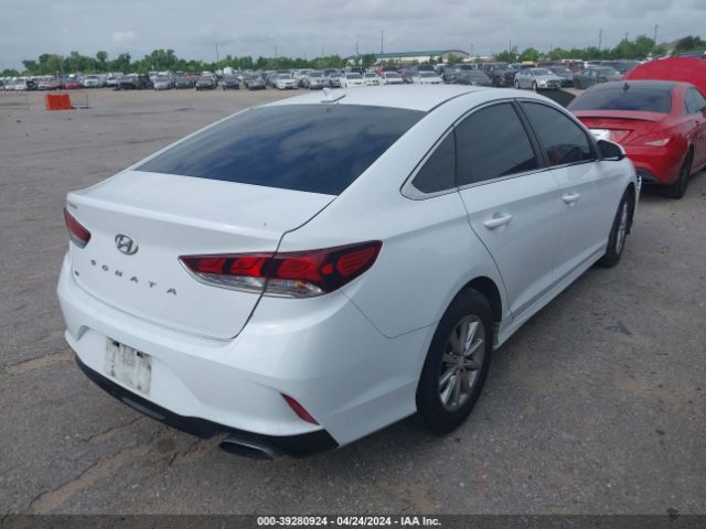 Photo 3 VIN: 5NPE24AF5JH655656 - HYUNDAI SONATA 