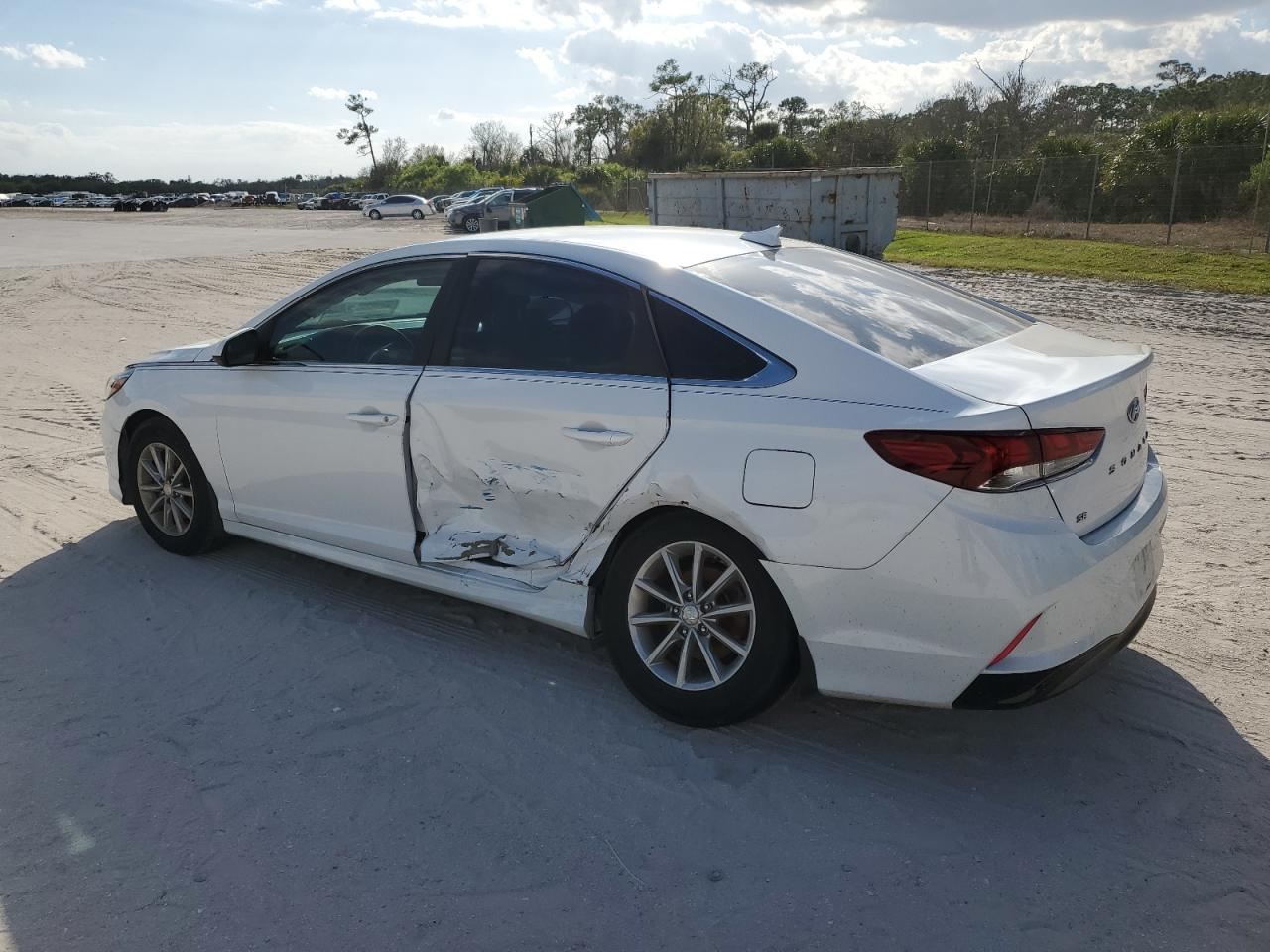 Photo 1 VIN: 5NPE24AF5JH676457 - HYUNDAI SONATA 