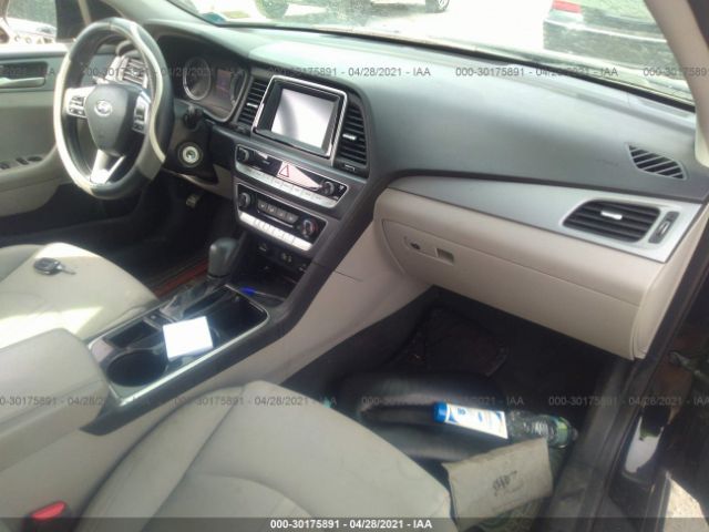 Photo 4 VIN: 5NPE24AF5JH678970 - HYUNDAI SONATA 