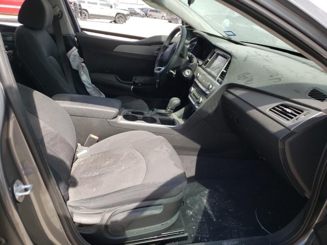 Photo 4 VIN: 5NPE24AF5JH695316 - HYUNDAI SONATA SE 