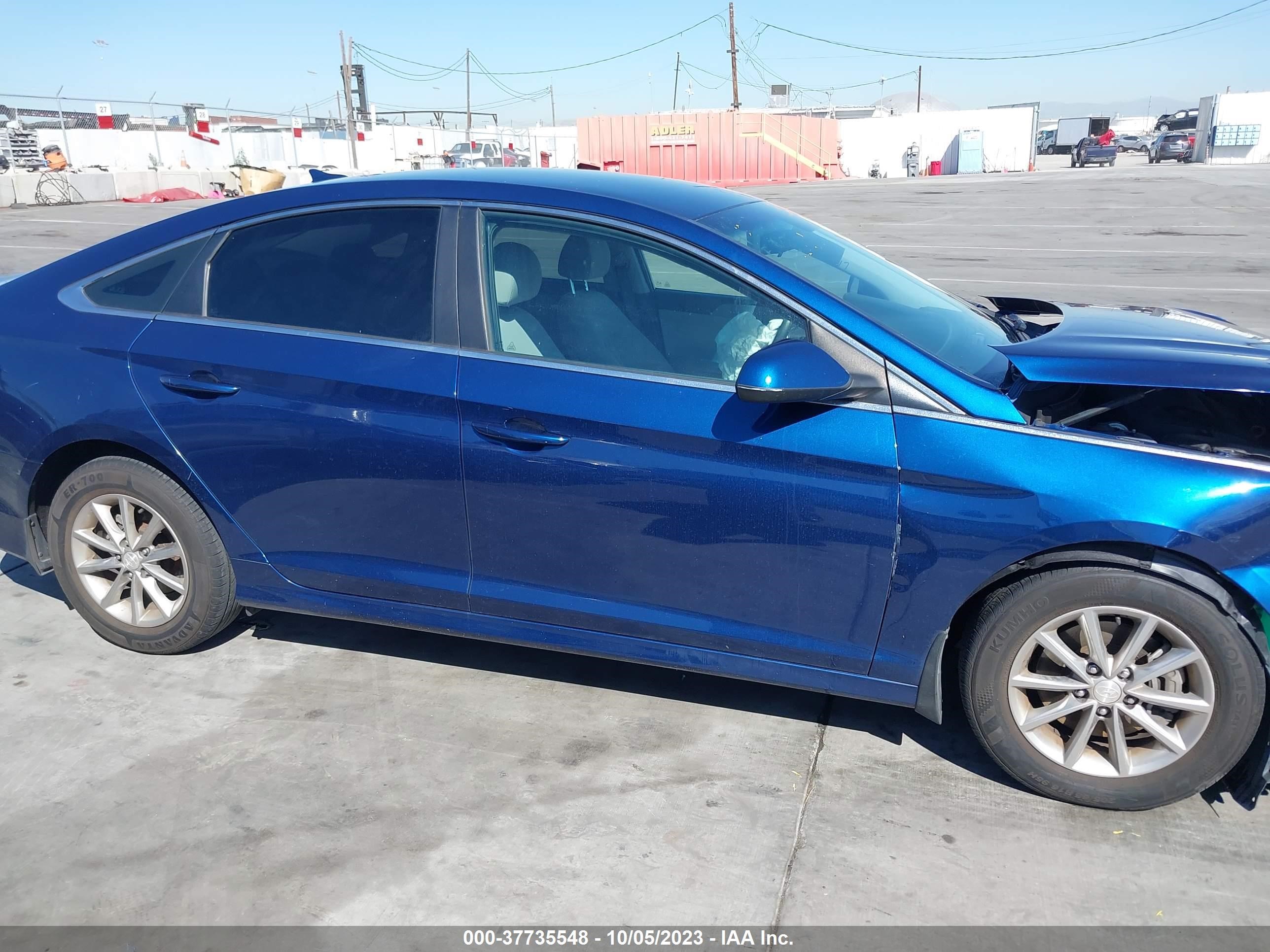 Photo 12 VIN: 5NPE24AF5JH698104 - HYUNDAI SONATA 