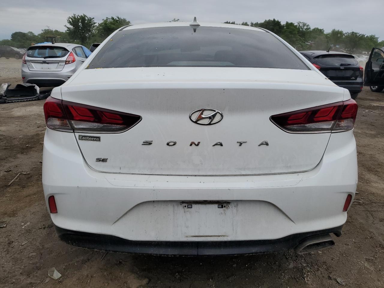 Photo 5 VIN: 5NPE24AF5JH713054 - HYUNDAI SONATA 