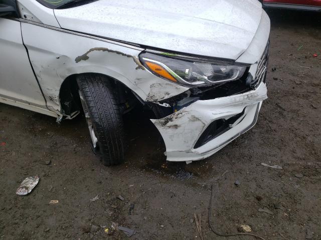 Photo 8 VIN: 5NPE24AF5JH724894 - HYUNDAI SONATA SE 