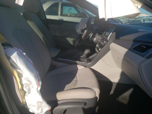 Photo 4 VIN: 5NPE24AF5KH737064 - HYUNDAI SONATA SE 