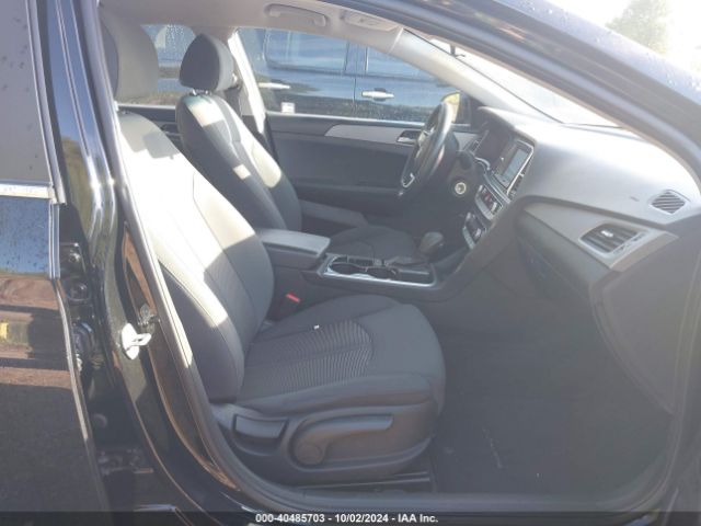 Photo 4 VIN: 5NPE24AF5KH740112 - HYUNDAI SONATA 