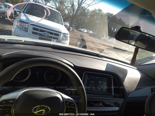 Photo 4 VIN: 5NPE24AF5KH747660 - HYUNDAI SONATA 