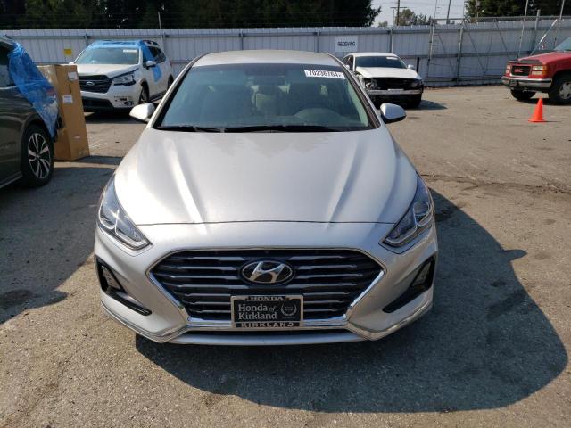 Photo 4 VIN: 5NPE24AF5KH753510 - HYUNDAI SONATA SE 