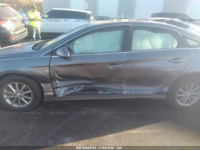 Photo 5 VIN: 5NPE24AF5KH762787 - HYUNDAI SONATA 