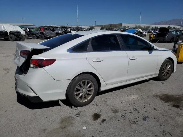 Photo 2 VIN: 5NPE24AF5KH776088 - HYUNDAI SONATA SE 