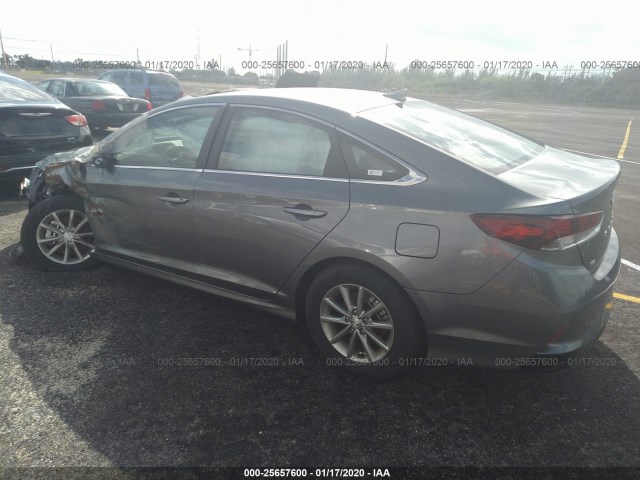 Photo 2 VIN: 5NPE24AF5KH779217 - HYUNDAI SONATA 