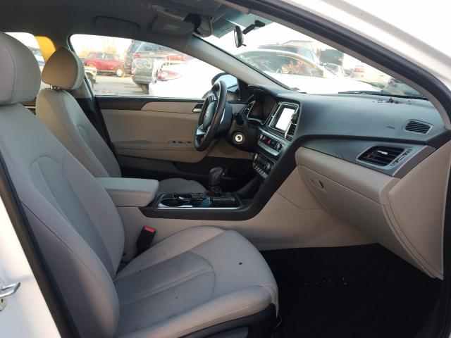 Photo 4 VIN: 5NPE24AF5KH791402 - HYUNDAI SONATA SE 