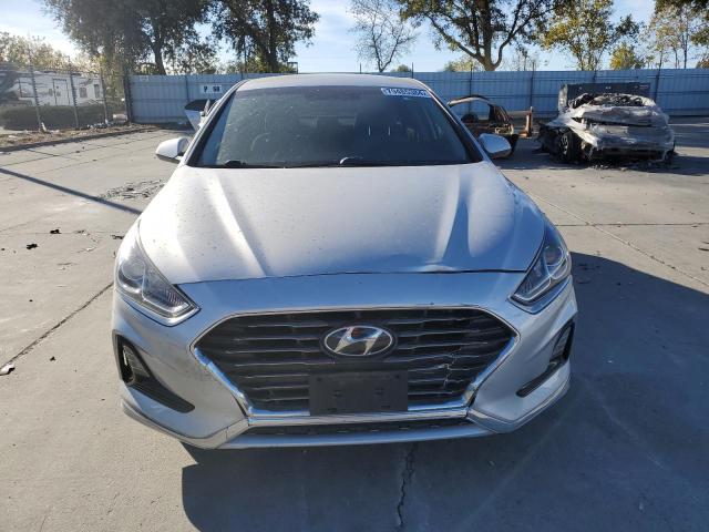 Photo 4 VIN: 5NPE24AF5KH800356 - HYUNDAI SONATA SE 