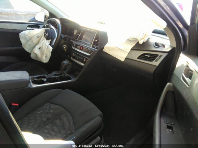 Photo 4 VIN: 5NPE24AF5KH806030 - HYUNDAI SONATA 