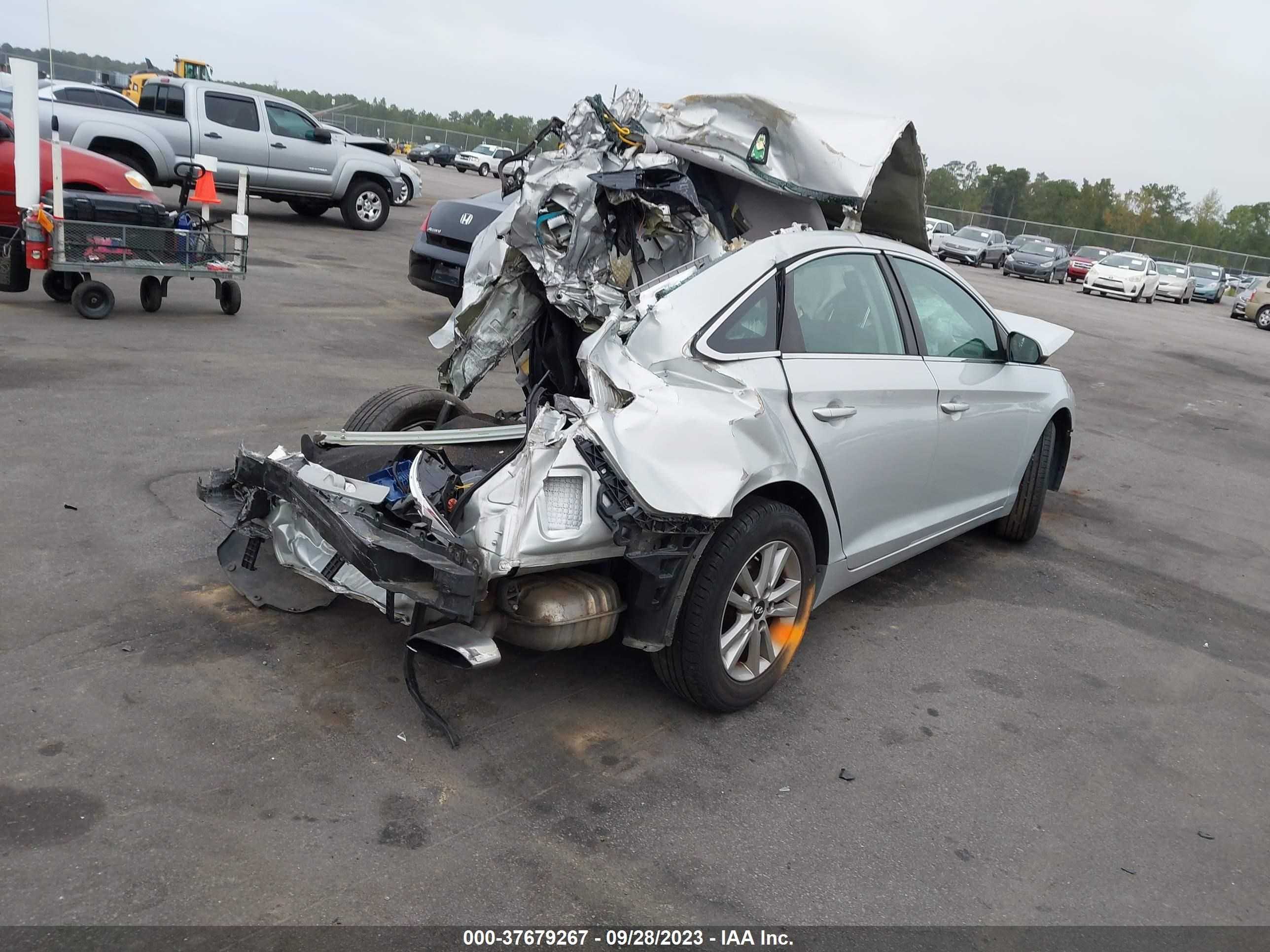 Photo 3 VIN: 5NPE24AF6FH000509 - HYUNDAI SONATA 