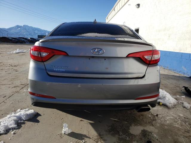 Photo 5 VIN: 5NPE24AF6FH013955 - HYUNDAI SONATA SE 