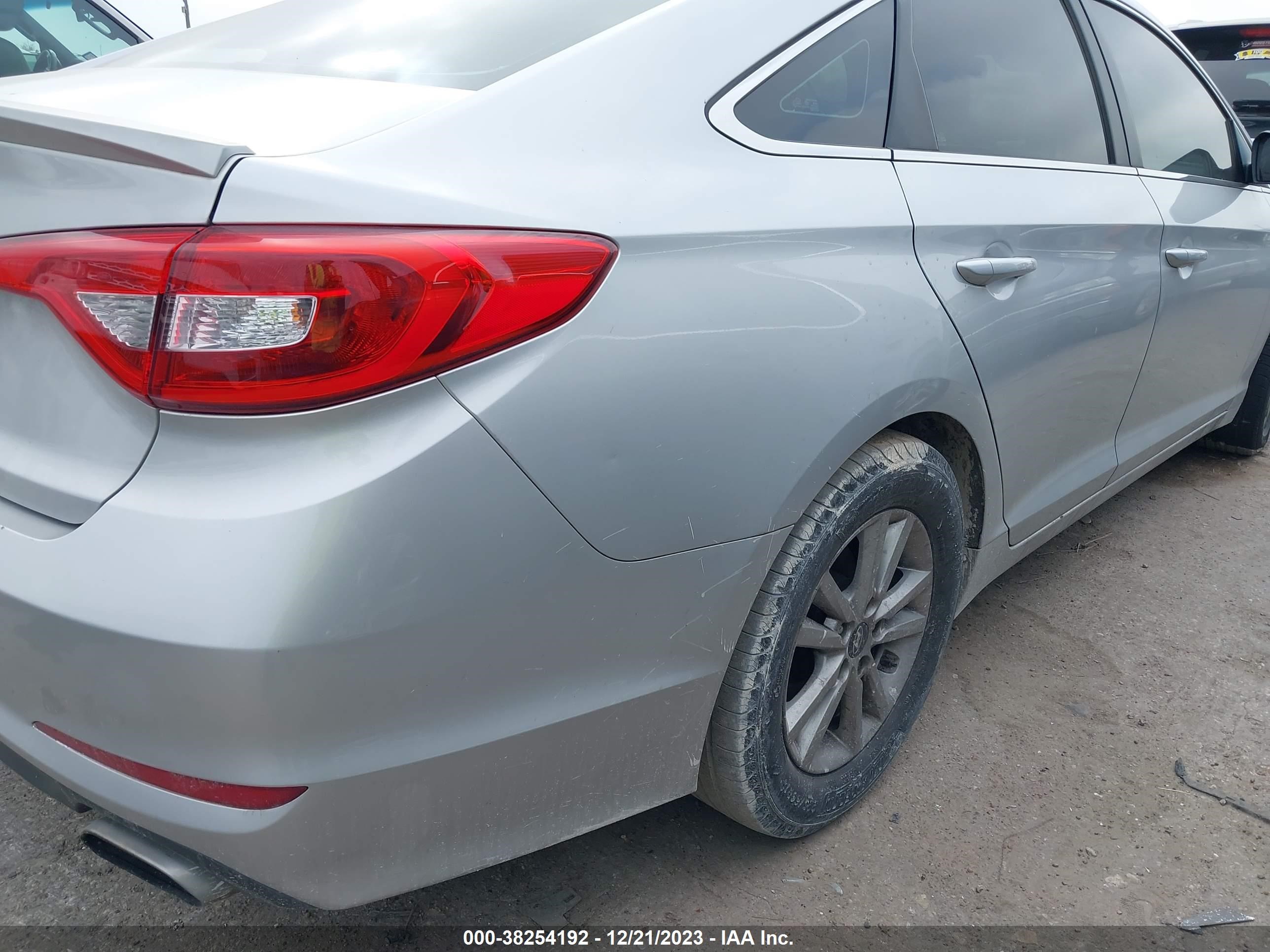 Photo 5 VIN: 5NPE24AF6FH065800 - HYUNDAI SONATA 