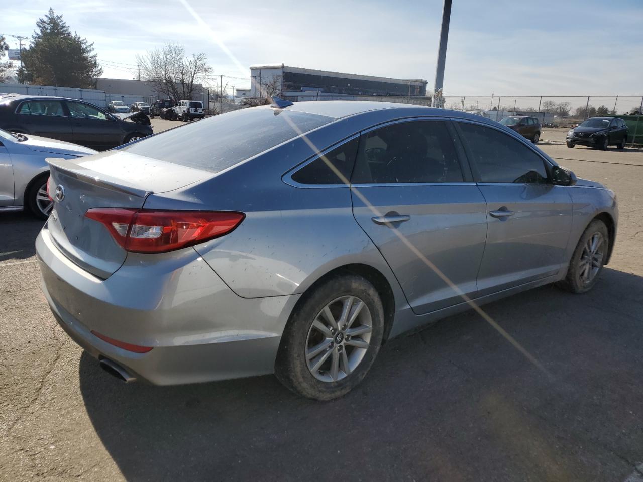 Photo 2 VIN: 5NPE24AF6FH108595 - HYUNDAI SONATA 