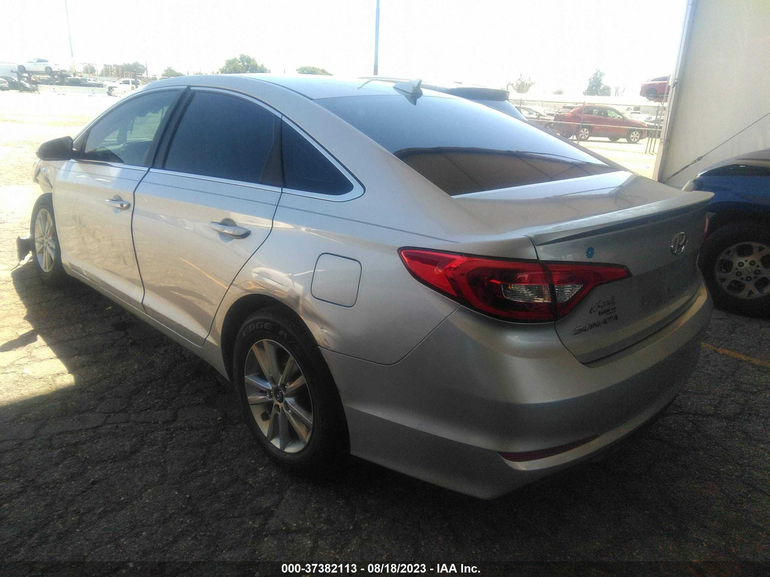 Photo 2 VIN: 5NPE24AF6FH167713 - HYUNDAI SONATA 