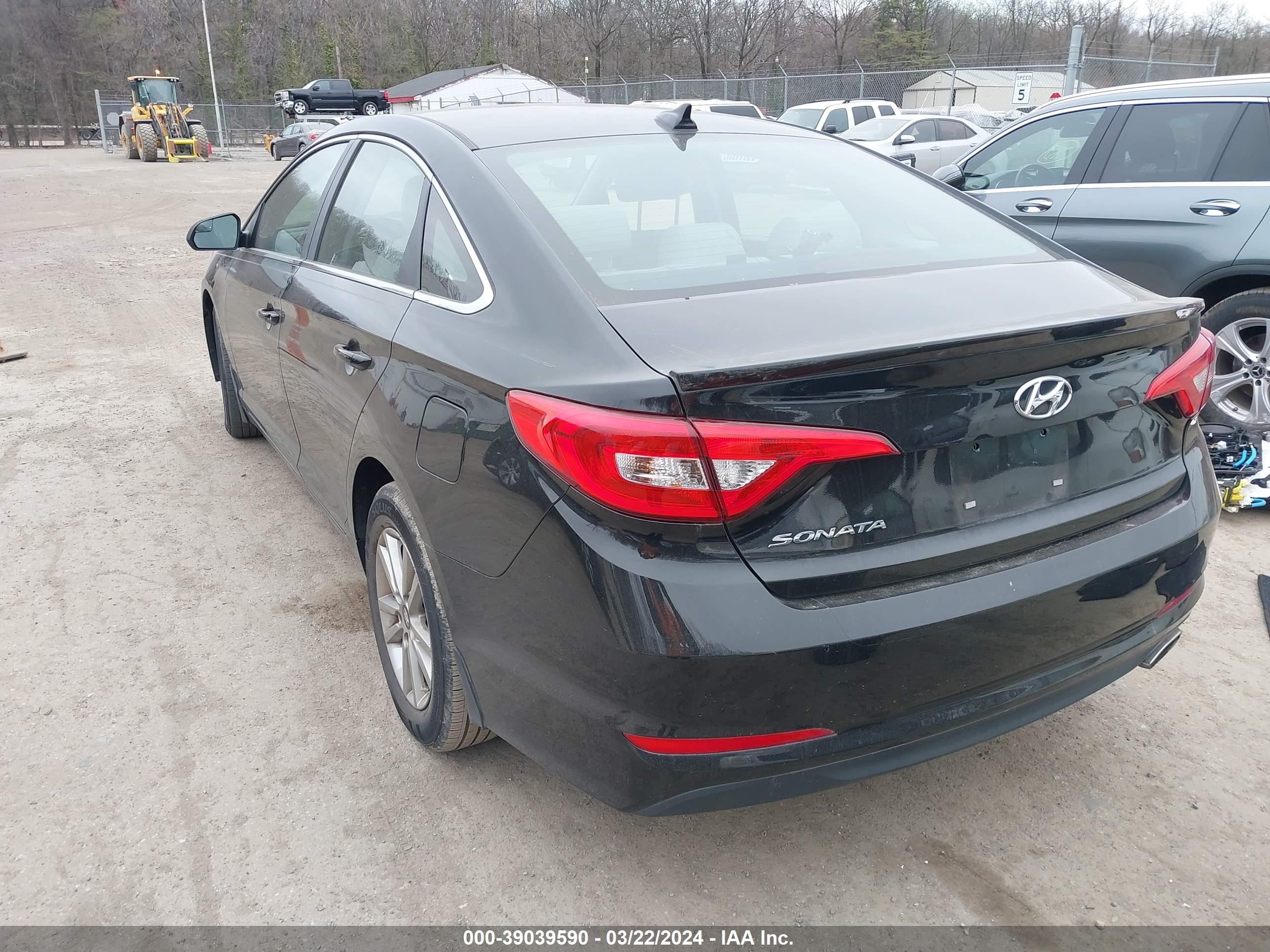 Photo 2 VIN: 5NPE24AF6FH202718 - HYUNDAI SONATA 