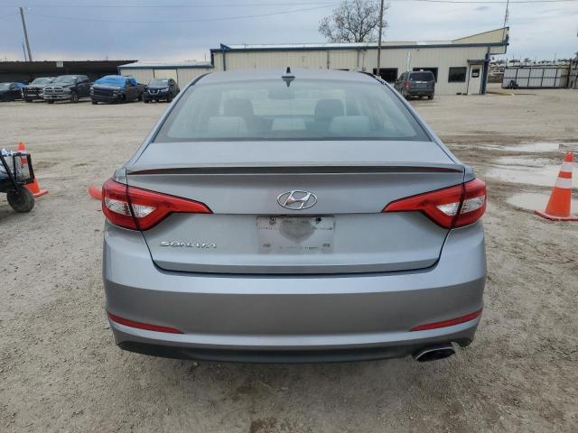 Photo 5 VIN: 5NPE24AF6FH207272 - HYUNDAI SONATA SE 