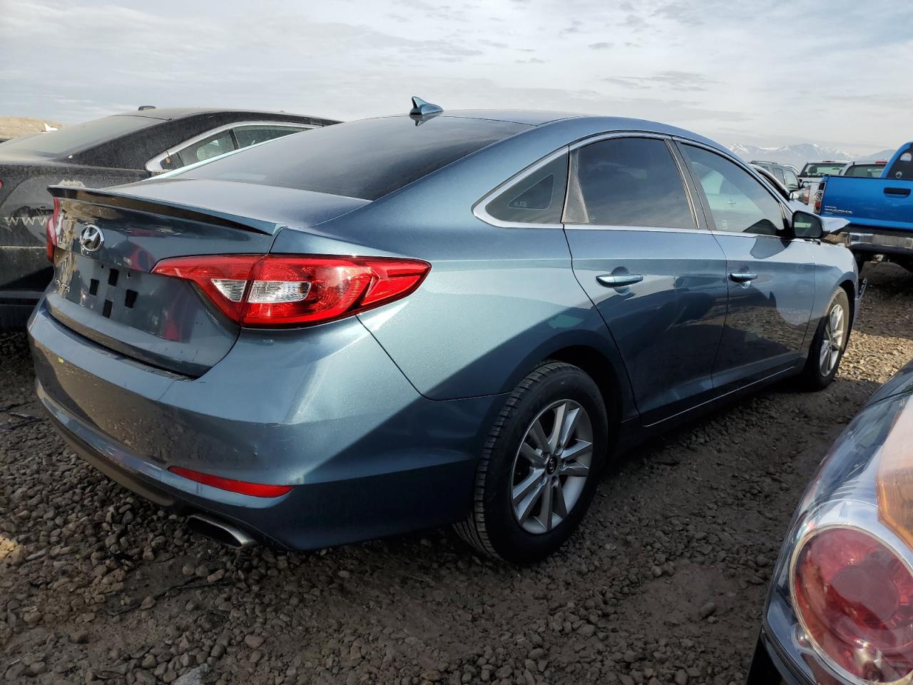 Photo 2 VIN: 5NPE24AF6FH233466 - HYUNDAI SONATA 