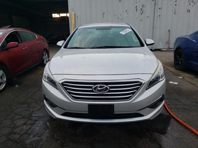 Photo 4 VIN: 5NPE24AF6FH239137 - HYUNDAI SONATA SE 