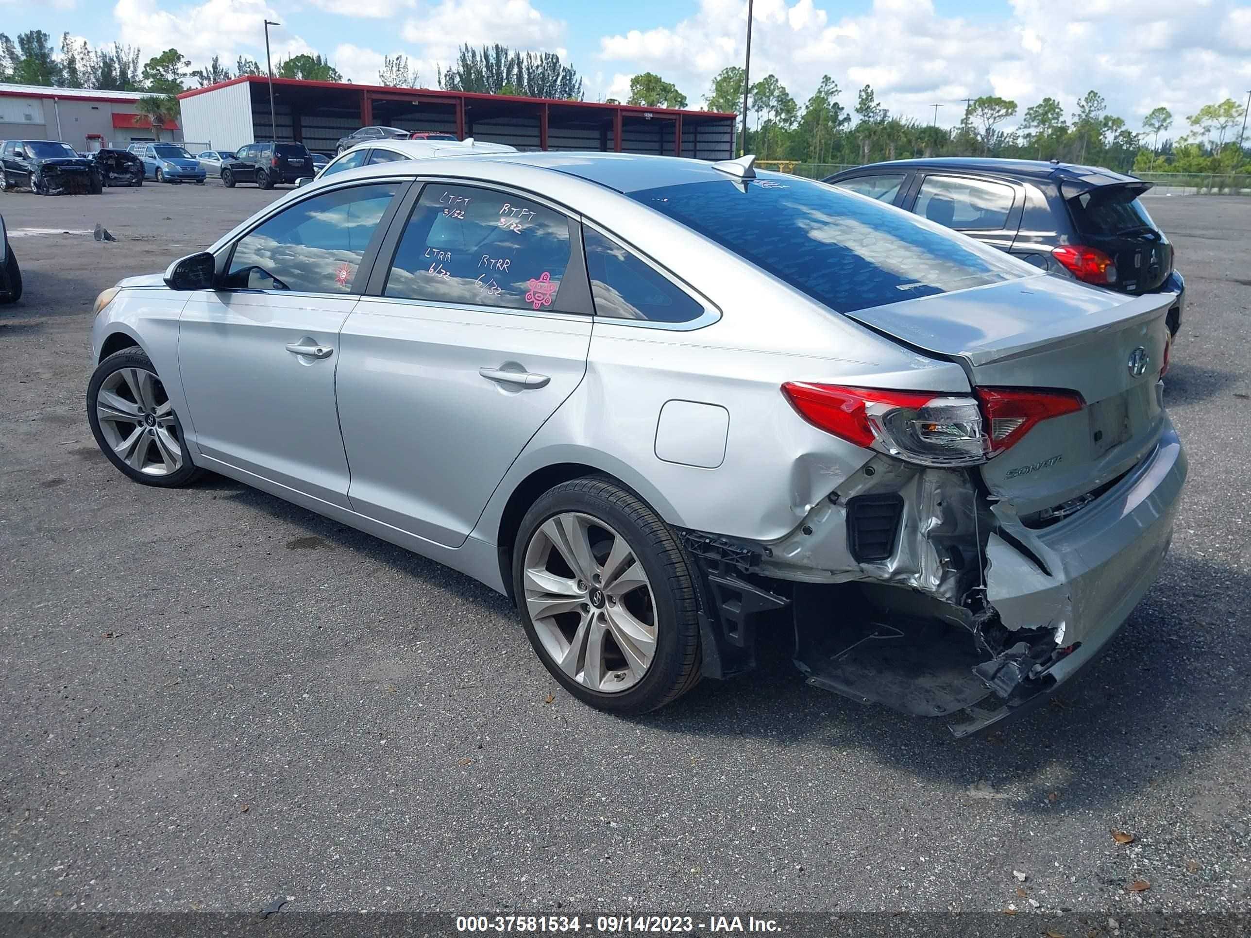 Photo 2 VIN: 5NPE24AF6FH258030 - HYUNDAI SONATA 