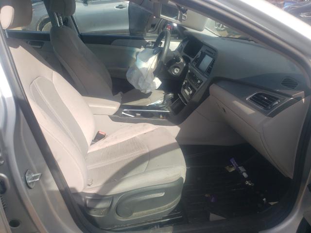 Photo 4 VIN: 5NPE24AF6GH265187 - HYUNDAI SONATA SE 