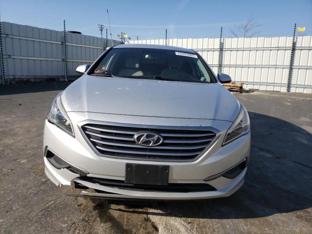 Photo 4 VIN: 5NPE24AF6GH269644 - HYUNDAI SONATA SE 