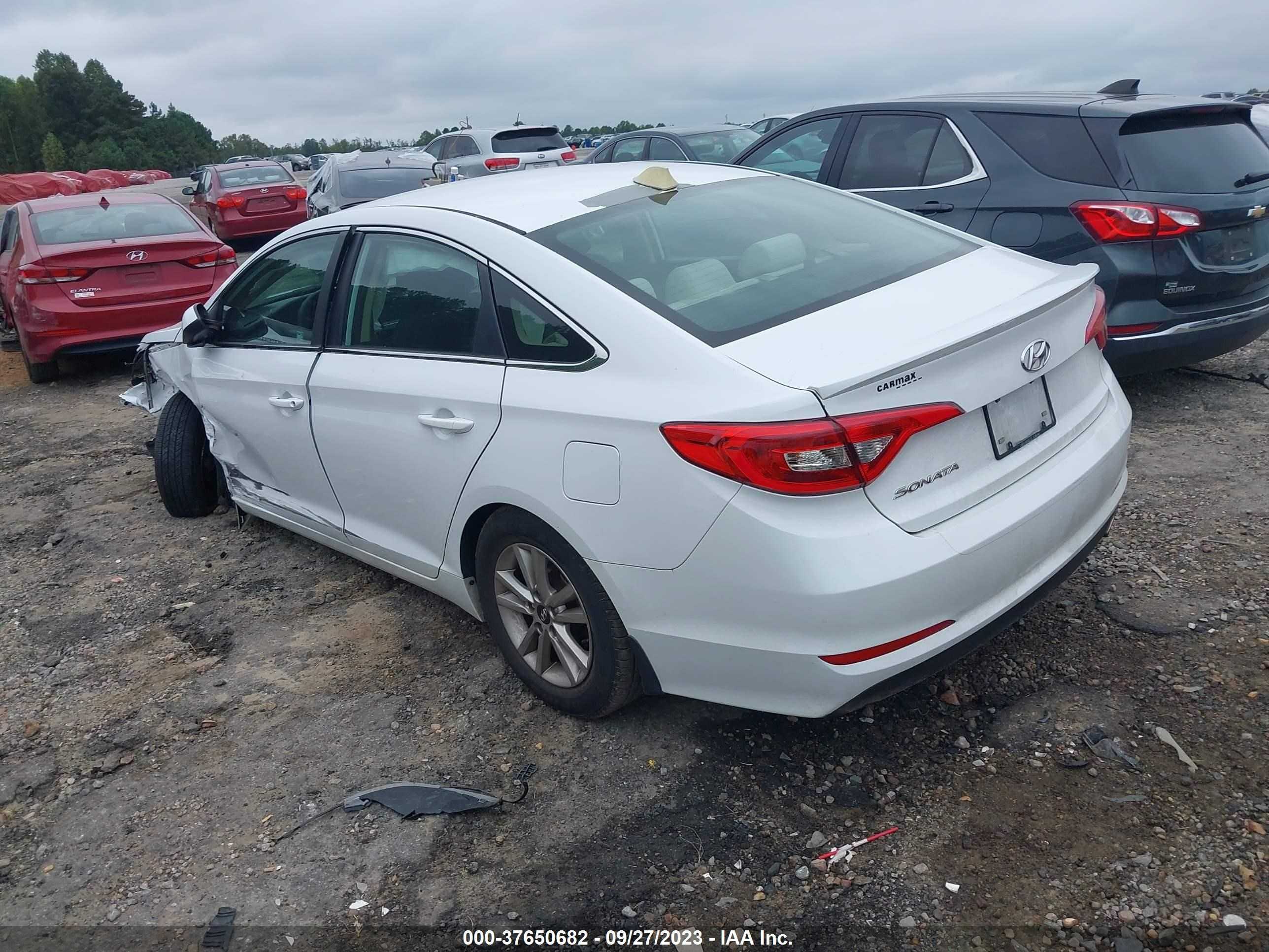 Photo 2 VIN: 5NPE24AF6GH282328 - HYUNDAI SONATA 