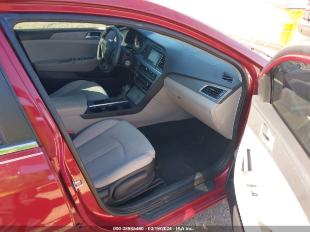 Photo 4 VIN: 5NPE24AF6GH282863 - HYUNDAI SONATA 