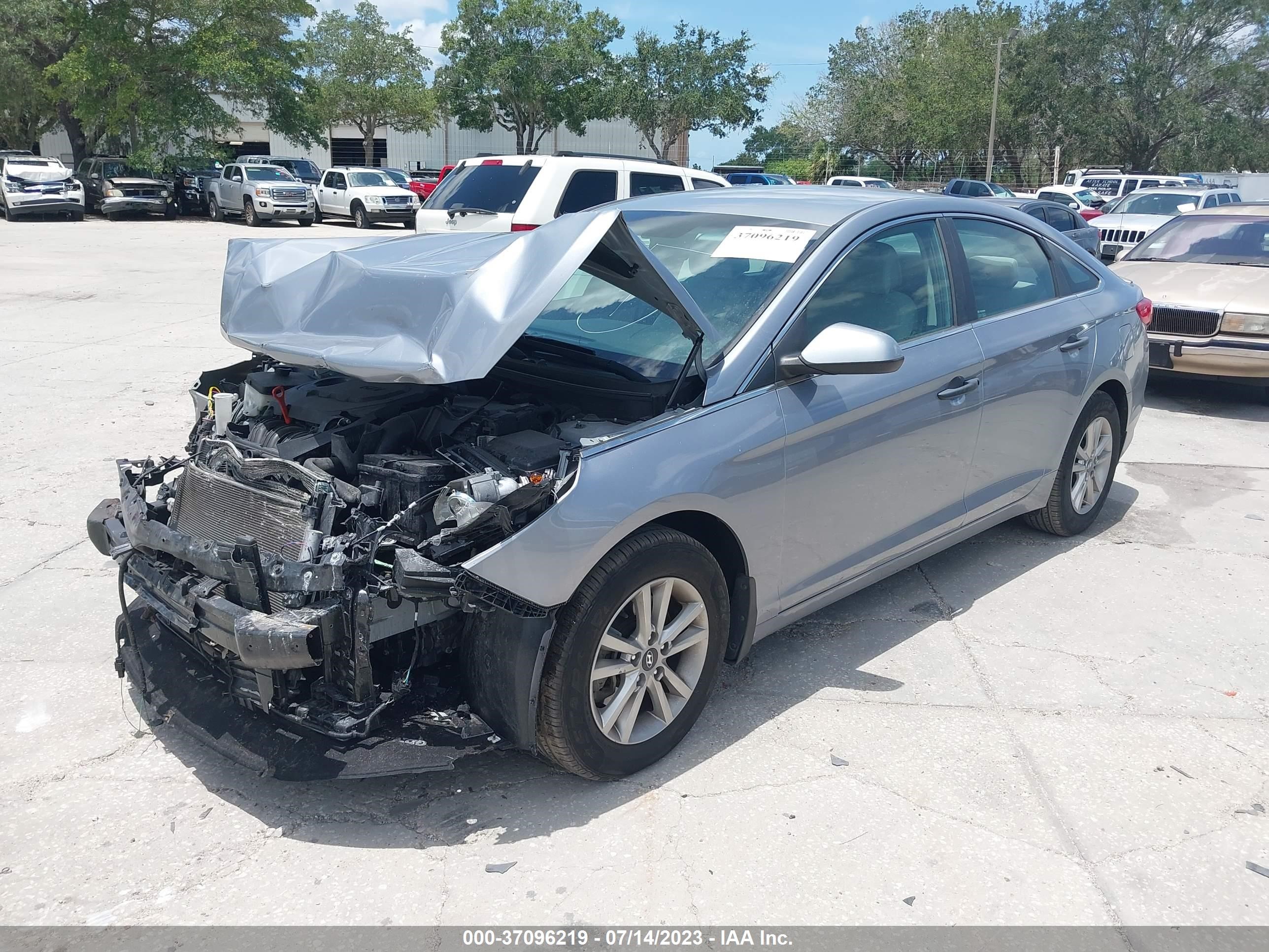 Photo 1 VIN: 5NPE24AF6GH303372 - HYUNDAI SONATA 