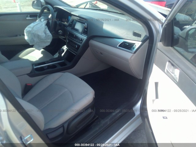 Photo 4 VIN: 5NPE24AF6GH305154 - HYUNDAI SONATA 