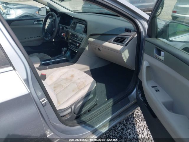 Photo 4 VIN: 5NPE24AF6GH310600 - HYUNDAI SONATA 