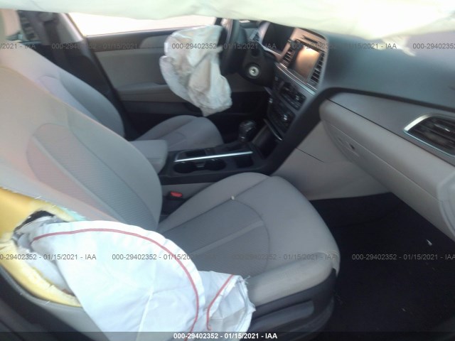 Photo 4 VIN: 5NPE24AF6GH323234 - HYUNDAI SONATA 