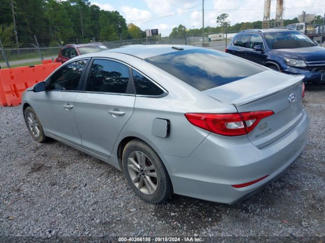 Photo 2 VIN: 5NPE24AF6GH335979 - HYUNDAI SONATA 